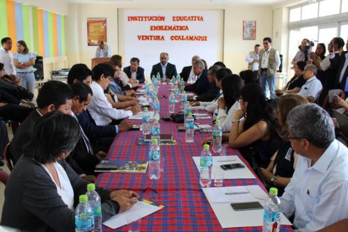 Ante autoridades de Lima Provincias, el ministro Alfaro instó a generar una escuela acogedora.