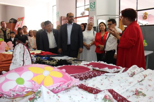 El ministro de Educación, Daniel Alfaro, visitó el Centro de Educación Técnico Productivo (Cetpro) Barranca.