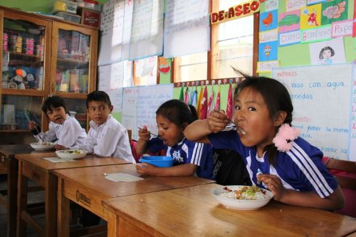 Las hortalizas enriquecen la dieta de los alimentos que reciben los escolares de Ayacucho.