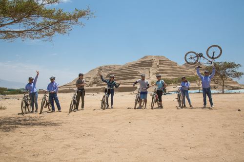 Durante recorrido, turistas pueden apreciar la impresionante arquitectura de la huaca Toledo y de los conjuntos amurallados Ñain An, Xllangchich AN y Nik An.