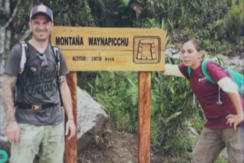 La turista con discapacidad visual Carla López Valpeoz llegó a visitar Machu Picchu y Huayna Picchu.