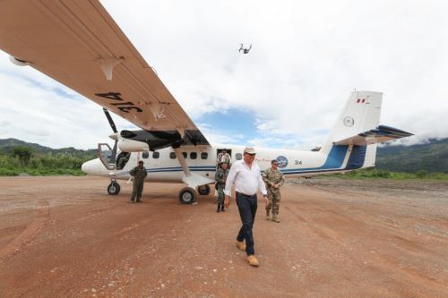 Ministro de Defensa, José Huerta, encabezó vuelo inaugural en Pichari.