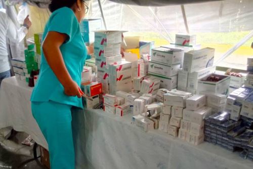 Durante la campaña cívica multisectorial en Mazamari se entregaron medicamentos gratis.