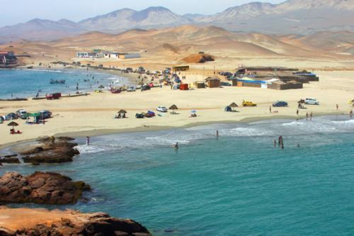Numerosos veraneantes visitaron el balneario de Tuquillo y sus circuitos de playas, en la provincia ancashina de Huarmey.