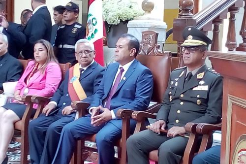 Autoridades políticas, civiles, militares y eclesiásticas, así como familiares e invitados participaron en la ceremonia de juramentación del alcalde provincial de Chiclayo, Marcos Gasco, y su cuerpo de regidores.