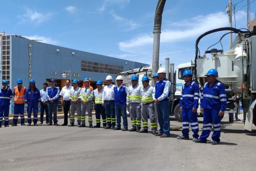 Equipo humano que participará en la 'Operación alcantarillado' en Moquegua.