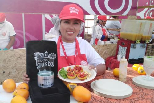 Durante la feria gastronómica 'Perú, Mucho Gusto', desarrollada en la ciudad de Ilo, se entregaron reconocimientos a los restaurantes participantes.