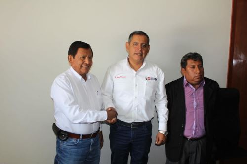 Ministro de Agricultura y Riego, Gustavo Mostajo, se reunió con el gobernador de Moquegua, Zenón Cuevas.