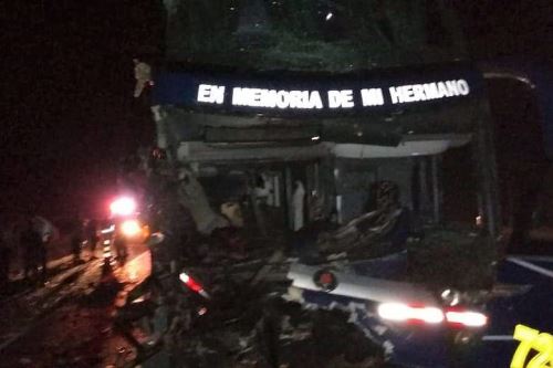 La víctima mortal del accidente era el ayudante del conductor del bus interprovincial.
