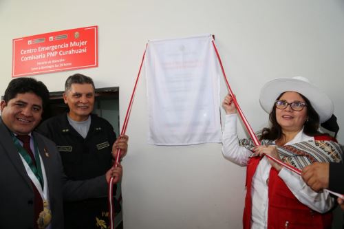 Ministra Ana María Mendieta inauguró Centro de Emergencia Mujer en Curahuasi, en Apurímac.