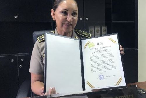 La comandante PNP Rosa Yuli Hidalgo Serna se convirtió este año en la primera mujer designada por la Policía para dirigir una comisaría en Áncash.