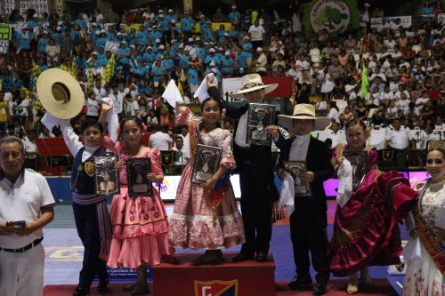 Concurso premió a los ganadores de sus diversas categorías.