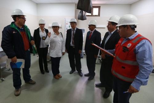La ministra Tomás visitó las instalaciones del Hospital Regional Miguel Ángel Mariscal Llerena de Ayacucho.