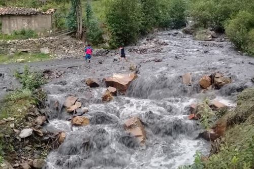 Los distritos de Huandoval y Huacaschuque, ubicados en la provincia de Pallasca, están aislados por la activación de la quebrada Muchikayoc.