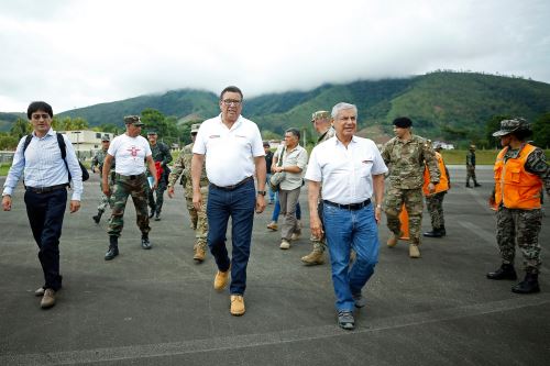 Presidente del Consejo de Ministros, César Villanueva; y ministro de Defensa, José Huerta, visitaron Pichari.