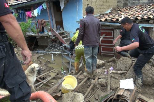Damnificados de Chilca perdieron sus enseres por las lluvias intensas.