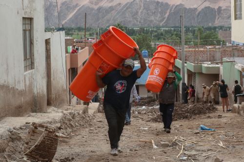 En 15 días deben restablecerse todos los servicios en la ciudad de Aplao, estimó el alcalde Cáceres.