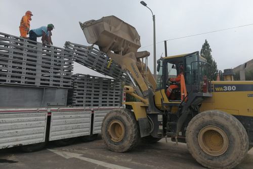 Hoy arribaron los últimos camiones que transportaron las estructuras del puente que se instalará en Moquegua.