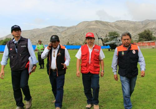 Ministro Edmer Trujillo inspeccionó las diversas zonas de Moquegua que resultaron afectadas por los eventos naturales.
