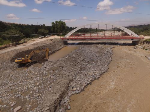 Lluvias en el distrito moqueguano de Samegua han ocasionado serios daños en la infraestructura.