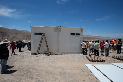 Pobladores de Mirave se encuentran en un refugio temporal acondicionado en la zona de Alto Mirave.