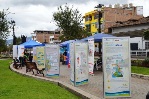 Sunass promueve el uso adecuado y responsable del agua durante el tradicional carnaval de Cajamarca.