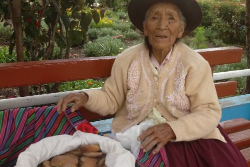 Esperanza Saldaña, de 107 años, es una mujer valiente que sobrevivió al terrorismo en la región Huancavelica.