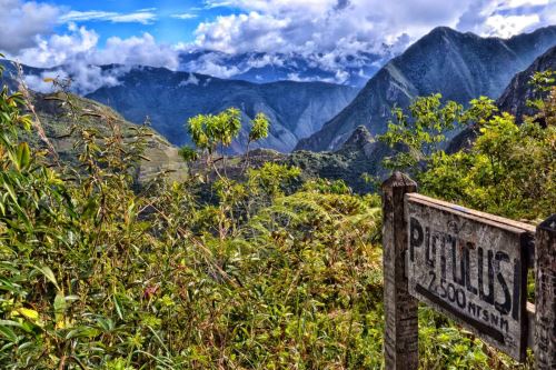 La montaña Putucusi está ubicada a 2,560 metros sobre el nivel del mar, en el distrito de Machu Picchu, región Cusco.