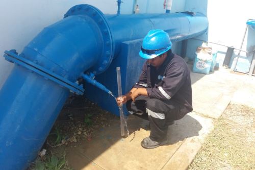 Emapisco reinició esta mañana la distribución de agua potable hacia las conexiones domiciliarias de Pisco y el distrito de San Andrés.