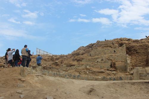 El sitio arqueológico Áspero es conocido como la ciudad pesquera de la civilización Caral, la más antigua de América, con 5,000 años de antigüedad.