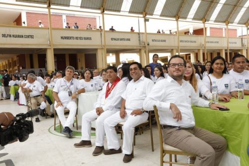 El certificador de World Guinness Records, el mexicano Carlos Tapia, contabilizó que 899 degustadores de pisco se reunieron en un mismo lugar: la institución educativa San Luis Gonzaga de Ica.