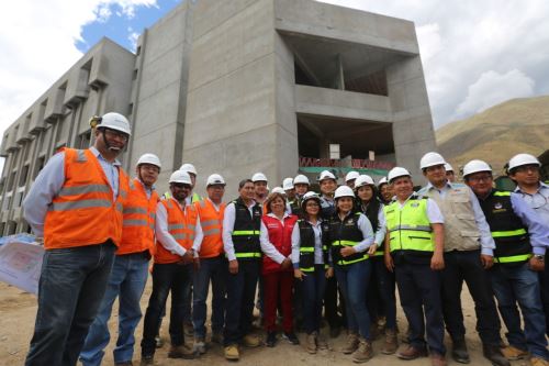 El Hospital Regional Hermilio Valdizán de Huánuco estará listo en marzo del 2020, informó la ministra de Salud, Zulema Tomás.