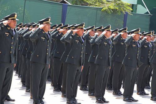 Agentes policiales recién egresados pertenecen a la promoción 2017-2019 S2 PNP Nieto Rivera Luis Miguel.