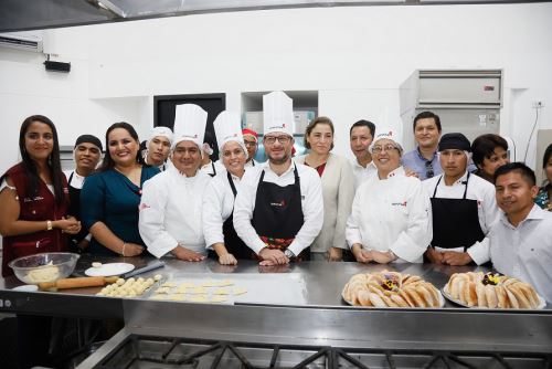 El ministro de Comercio Exterior y Turismo, Edwuin Vásquez, inauguró la nueva sede de Cenfotur Chiclayo.