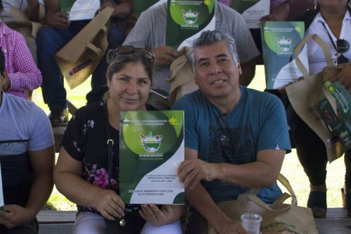 El Ministerio de Agricultura y Riego y el Gobierno Regional de Madre de Dios entregaron 364 títulos de propiedad.