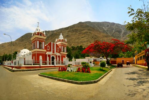 Así luce la plaza de Lunahuaná, en la provincia limeña de Cañete, para recibir a los deportistas de os Juegos Panamericanos 2019.