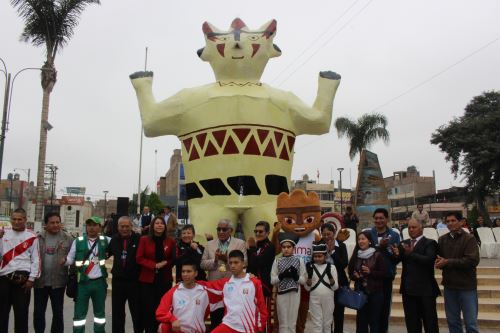 El cuchimilco gigante será ubicado en la zona de ingreso a la ciudad de Huaral.