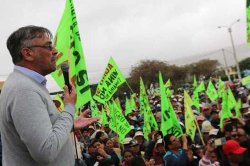 El viceministro de Gobernanza Territorial, Raúl Molina, llegó al distrito de Cocachacra (Arequipa), para escuchar a la población que acata paro por Tía María.