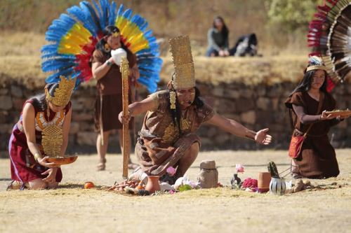 Las celebraciones por el centenario del descubrimiento de Chavín incluyeron el ritual ancestral del pago a la Pachamama.