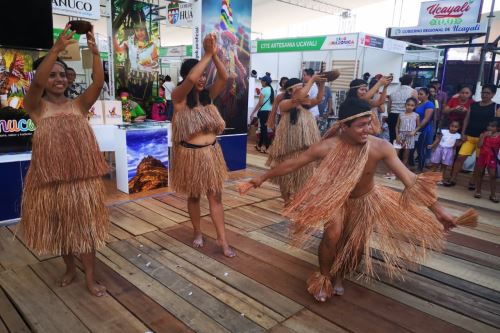 Las regiones de la Selva peruana exhibieron sus coloridas y alegres danzas durante la feria Expoamazónica 2019.