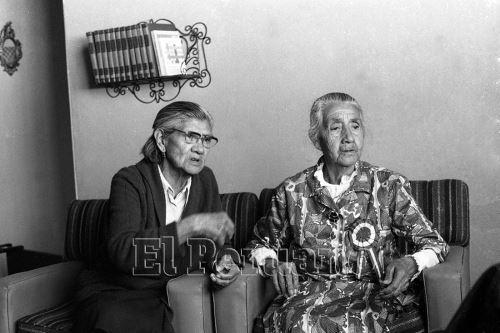 Las hermanas Dari´a y Mari´a Rosas Montealegre, nacidas en Arica la u´ltima de´cada del siglo pasado que prefirieron perder todas sus pertenencias y propiedades con tal de seguir manteniendo la nacionalidad peruana. Foto: ANDINA/Archivo histórico