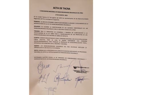 Esta es el Acta de Tacna que suscribieron los gobernadores del sur durante el V Encuentro Nacional de Mancomunidades Regionales del Perú.