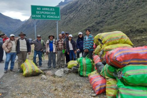 Más de 1,000 kilos de residuos inorgánicos fueron retirados del Parque Nacional Huascarán.