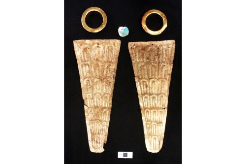 Piezas de oro de la Dama Pacopampa, descubiertas por la misión japonesa liderada por el arqueólogo Yuji Seki.
