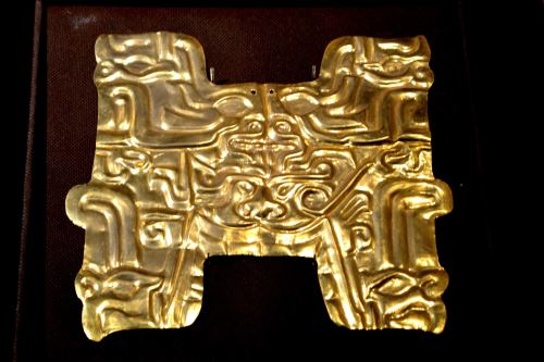 Pieza de oro descubierta en el centro ceremonial Kuntur Wasi, ubicado en la provincia de San Pablo, región Cajamarca.