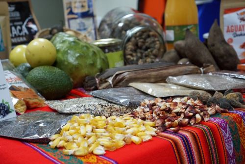 Los superalimentos peruanos contienen vitaminas, minerales y antioxidantes vitales para fortalecer el sistema inmunológico.