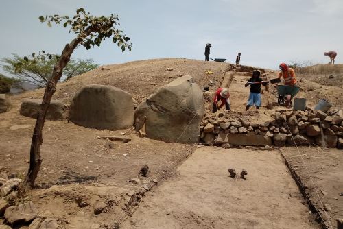Especialistas empezaron las investigaciones arqueológicas en huaca El Toro, ubicada en el distrito de Oyotún, región Lambayeque.