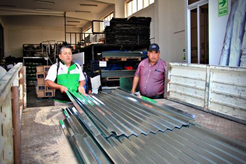 Al distrito de Huamantanga, provincia limeña del Canta, se le entregó calaminas de metal para proteger las viviendas afectadas por vientos fuertes.