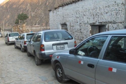 Ingreso desmedido de vehículos a Ollantaytambo ha ocasionado el deterioro del distrito cusqueño, que a diario recibe unos 3,000 turistas.