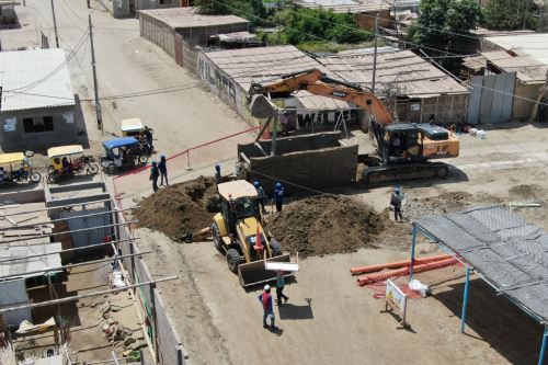 Se ejecutarán pistas y veredas, calles, caminos vecinales, puentes, instituciones educativas, entre otras obras de reconstrucción.